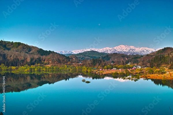 Obraz 春の白川湖（山形県）
