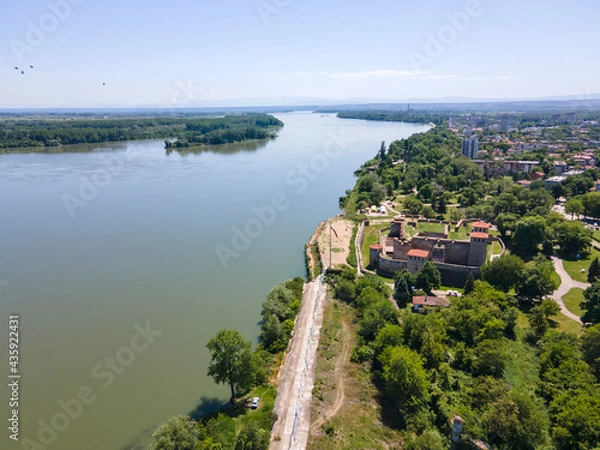 Obraz Aerial view of Baba Vida Fortress at the coast of Danube river, Bulgaria