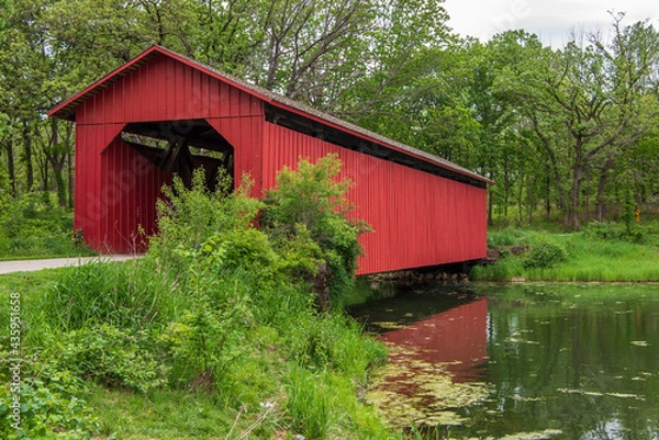 Fototapeta Owen's Covered Bridge, Easter Lake, Des Moines, Iowa
