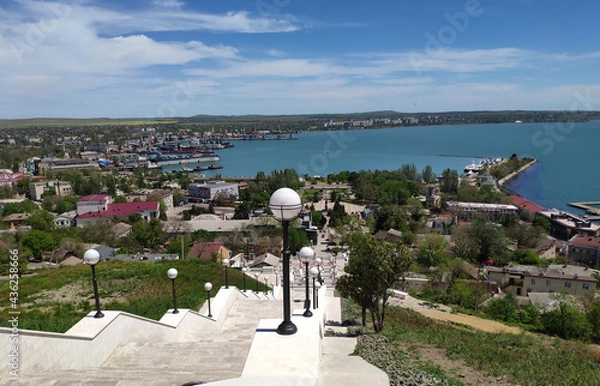 Fototapeta Crimean peninsula, city, Kerch, Mount Mithridates. The place where the Greeks founded one of the oldest cities in Europe - Panticopeia (752 BC). View of the Great Mithridatskaya Staircase, Kerchinsky 