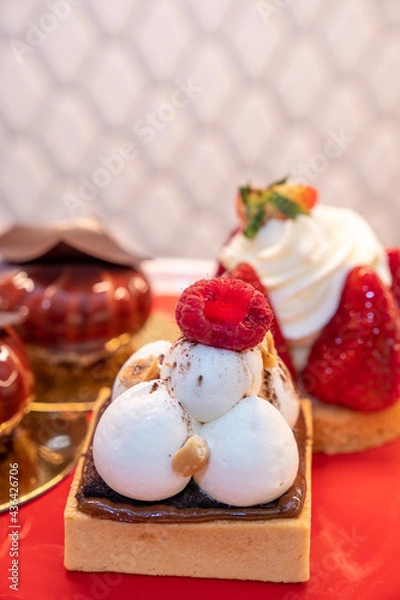 Obraz Hazelnut Vanilla tart with raspberry on top