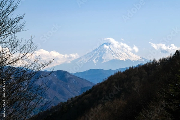 Fototapeta 山梨県甲州市 柳沢峠から見る富士山