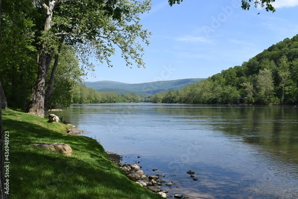 Obraz River By The Mountains