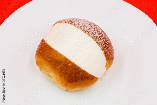 Obraz 皿の上のマリトッツォ