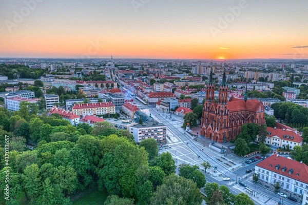 Fototapeta Zachód słońca nad Białymstokiem, widok z lotu ptaka na Farę i Rynek Kościuszki