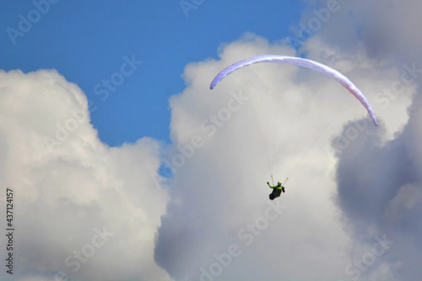 Obraz parapendio tra le nuvole