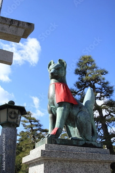 Obraz きつねの石像