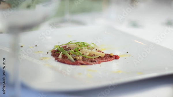 Obraz Carpaccio mit Parmesan und Trüffelöl