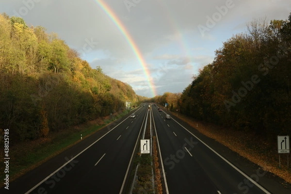 Obraz Ein Regenbogen über der Autobahn A46 in Iserlohn