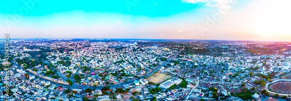 Fototapeta Bilaspur is a city in the central Indian state of Chhattisgarh. It's divided by the winding Arpa River.