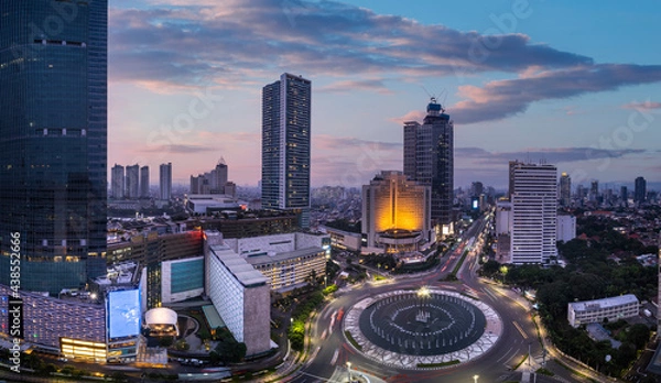 Fototapeta Hotel Indonesia roundabout. this statue is also a welcome statue of indonesia. 