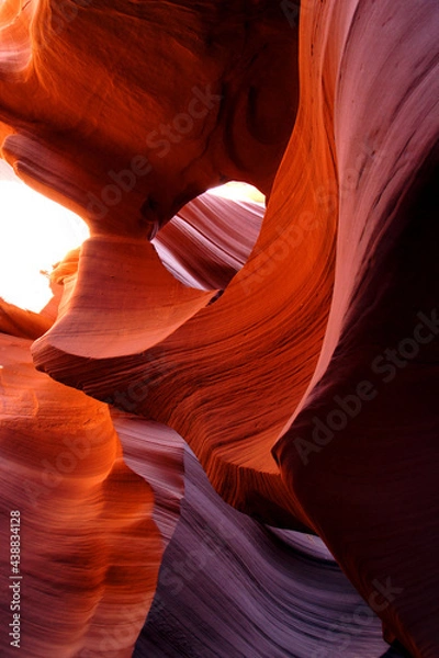 Obraz アンテロープキャニオンの幻想的な地下世界