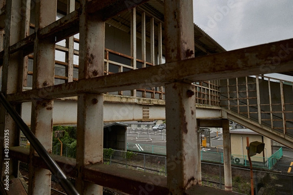 Obraz 閑散とした駅