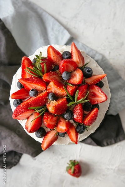 Obraz Summer cake with strawberries, top view