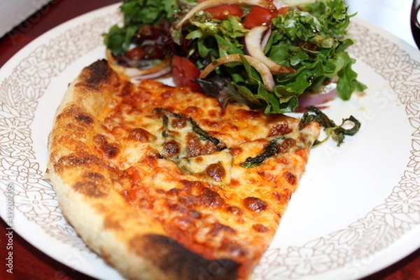 Fototapeta pizza with spinach and cheese