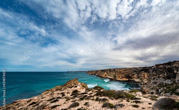 Fototapeta The Bunda Cliffs seen here at the Head of Bight are composed of three units of limestone and stretch 100 km along the Great Australian Bight.