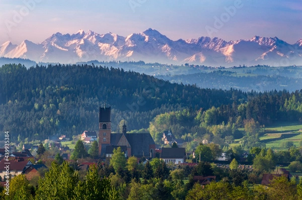 Fototapeta Kościół w Rabce z widokiem na Tatry