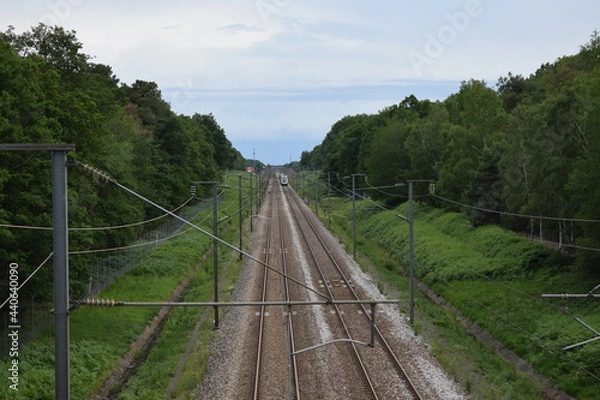 Fototapeta Vue de haut sur un chemin de fer