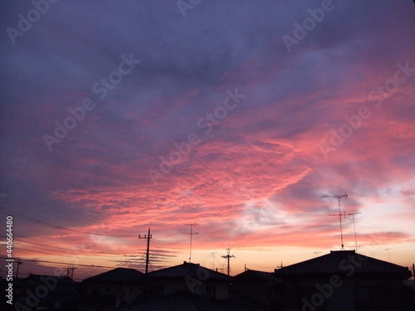 Fototapeta 日本の民家のベランダから見た夕焼け