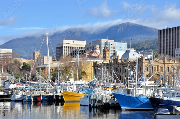 Obraz Łódź rybacka na nabrzeżu w porcie w Hobart