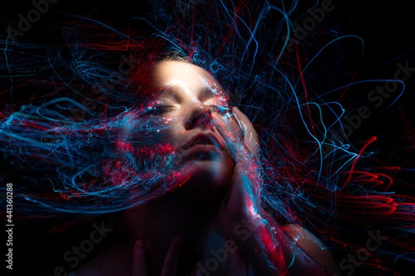 Obraz lightpainting portrait, new art direction, long exposure photo without photoshop, light drawing at long exposure	
