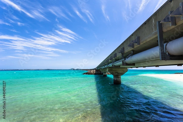 Obraz 沖縄県宮古島、青空と伊良部大橋・日本