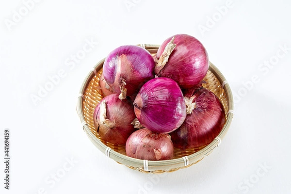 Obraz 흰 배경 위의 빨간 양파 채소