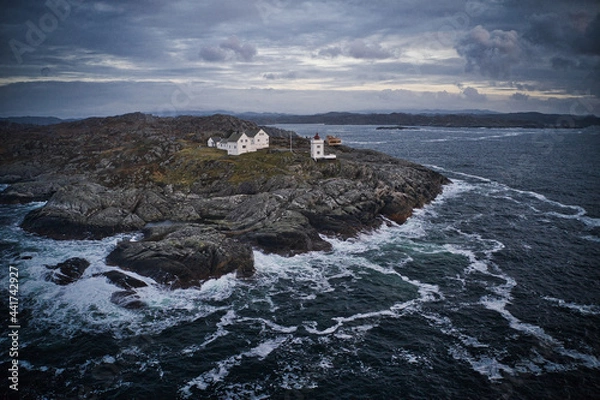 Obraz waves crashing on rocks