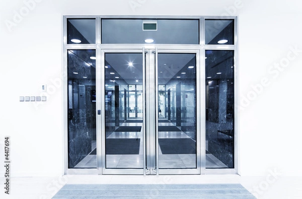 Fototapeta szklane drzwi w biurze