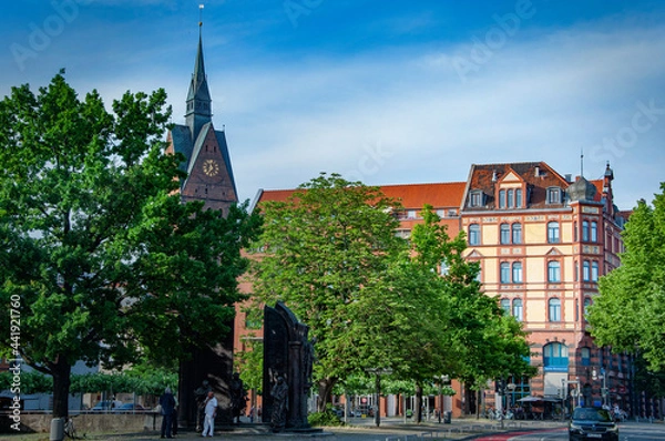Fototapeta HANNOVER, GERMANY. JUNE 19, 2021. Beautiful view of the city. Monument to the Gottingen Seven