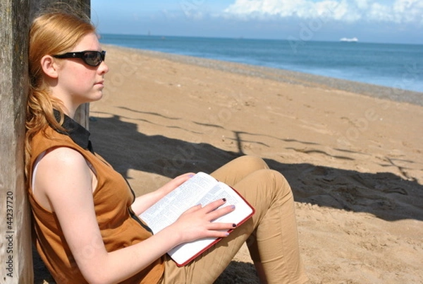 Obraz Student Studying Holy Bible