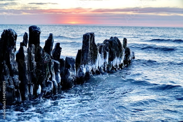 Obraz Gefrohrenes eis an einer Ostsee Buhne