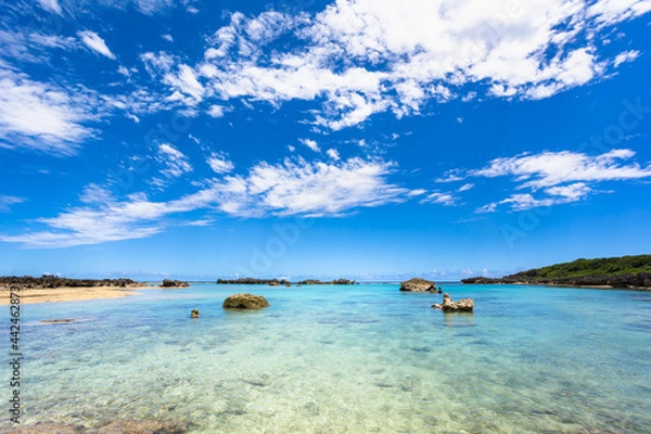 Obraz 沖縄県宮古島、シギラビーチ近くの磯・日本.