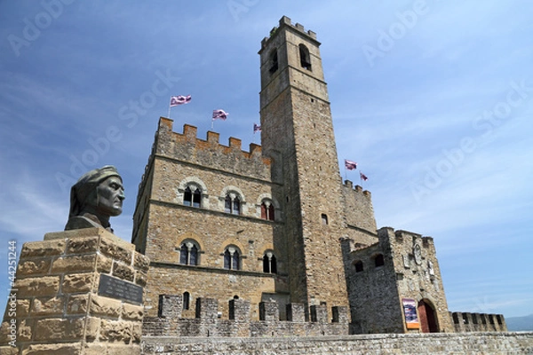 Fototapeta monument of Dante and Castello dei Conti Guidi in Poppi