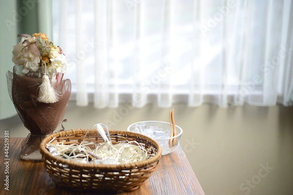 Obraz ドライフラワーの花束を花瓶に