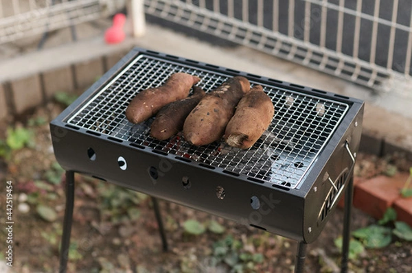 Obraz 自宅で焼き芋を焼く。