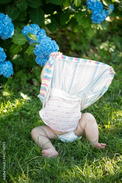 Obraz 庭で遊ぶ子供