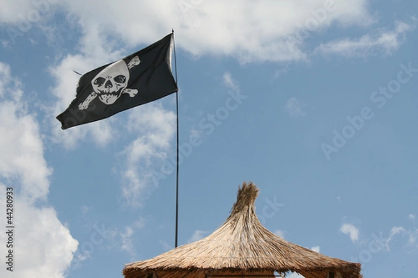 Obraz Пиратский флаг на фоне облаков