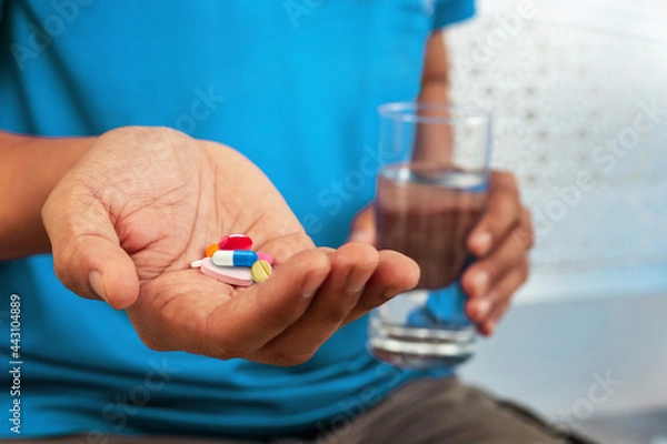 Obraz pills in hand