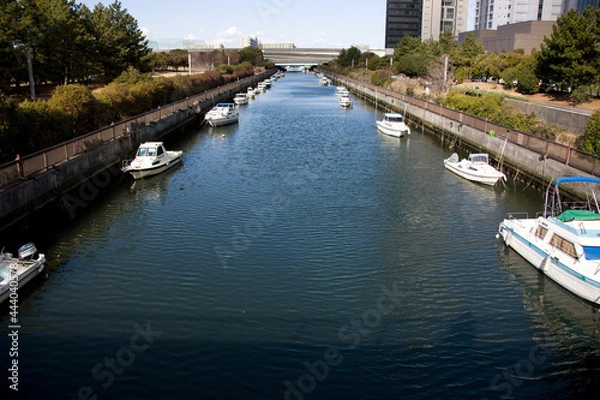 Obraz 運河に停泊中の船