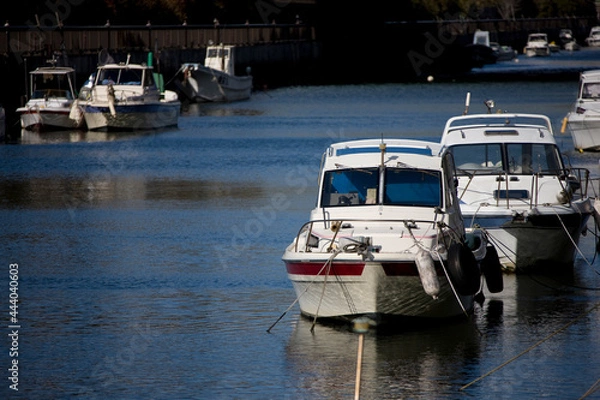 Obraz 運河に停泊中の船