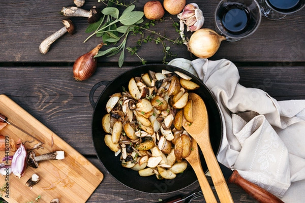 Obraz Roast forest mushrooms.