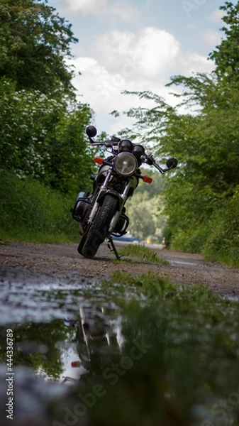 Fototapeta Motorrad Oldtimer abseits der Straße