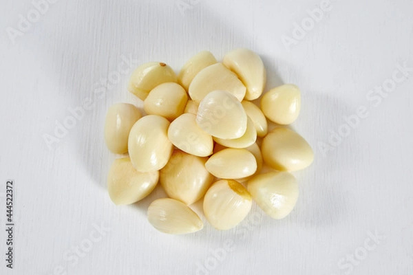 Obraz 흰색 배경 위의 한국 향신료인 마늘