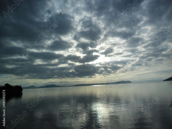 Obraz clouds over lake