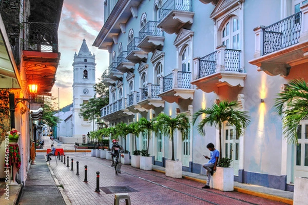 Obraz Avenida Central in Casco Viejo, Panama with Santa Maria La Antigua - Metropolitan Cathedral - in the background at sunset