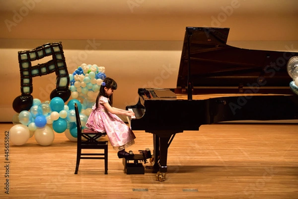 Fototapeta 2021年　ピアノコンサート