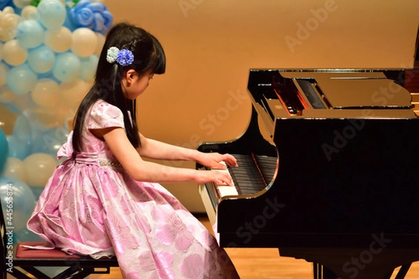 Fototapeta 2021年　ピアノコンサート