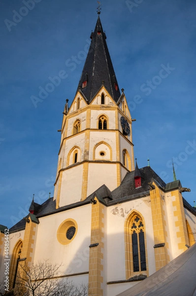 Obraz Ahrweiler, Rhineland-Palatinate, Germany:  St. Laurentius church on the market square. The old town of Ahrweiler was heavily damaged in the July 2021 flash floods on the Ahr River.