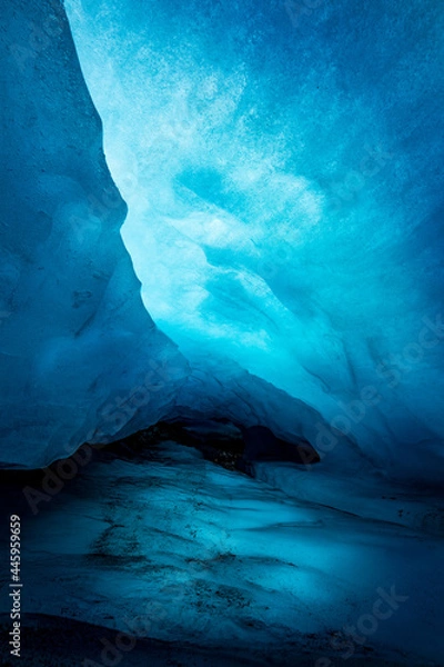 Fototapeta Ice cave in a Wapta Glacier